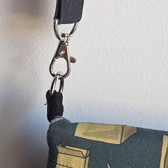 Fabrikate Handmade Adjustable Cat-Themed Wallet Purse - Picture 3 of 15